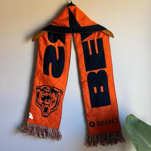 Chicago Bears NFL Navy and Orange Fringe Winter Scarf - Picture 3 of 3